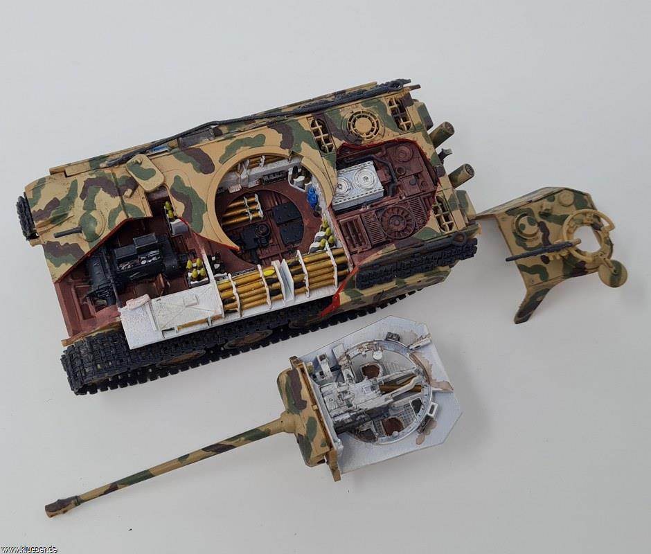 PzKpfw V Panther G w/ Interior