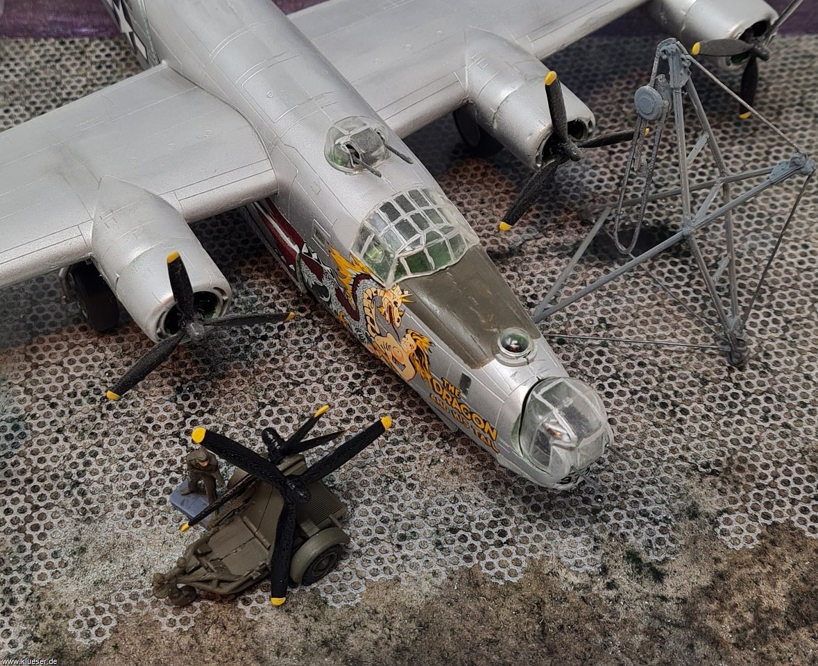 C1A Propeller Dolly Handcartz, Consolidated B24J Liberator The Dragon and his Tail