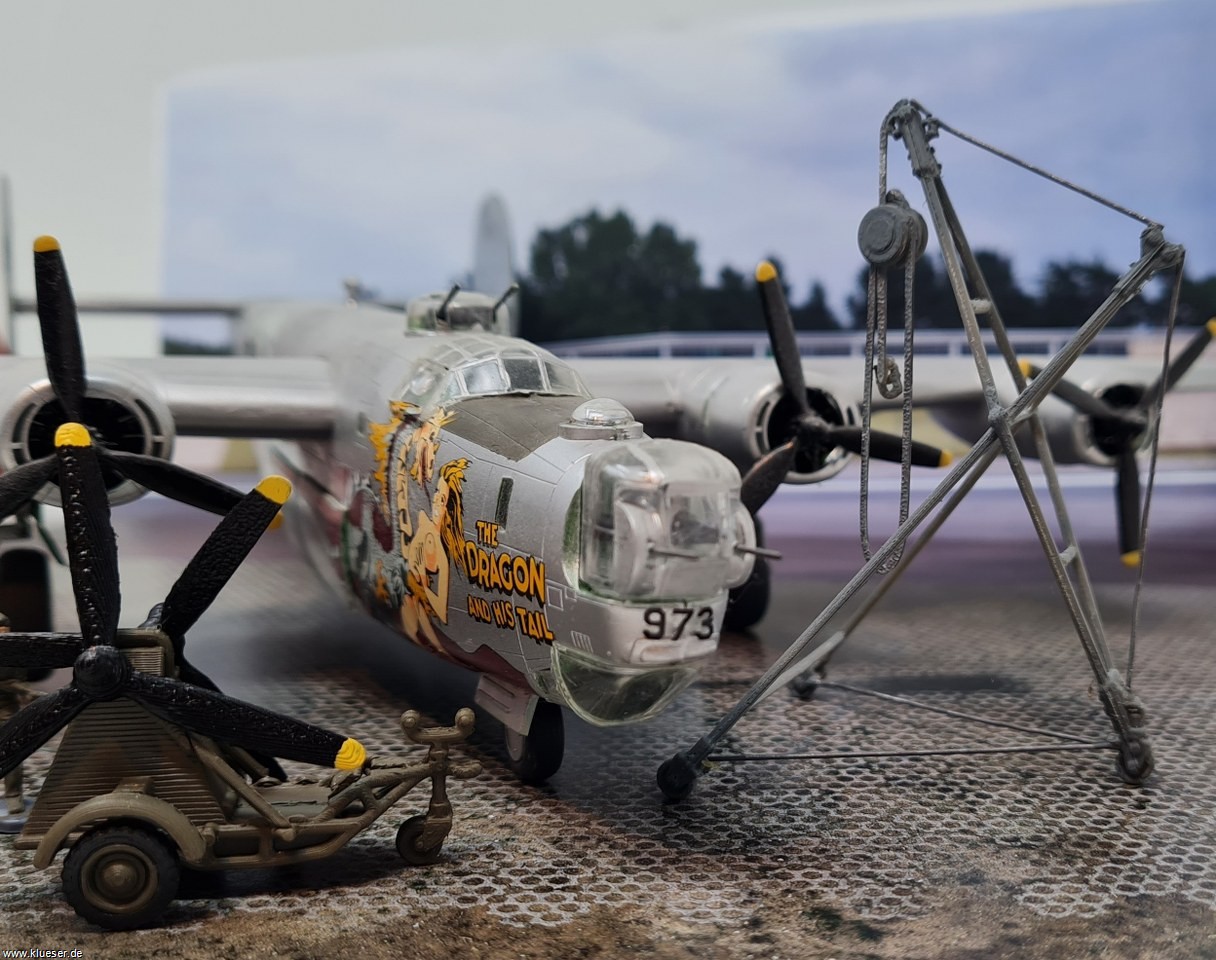 Flugzeug Werkstattkran (US Plane Engine Hoist), C1A Propeller Dolly Handcartz, Consolidated B24J Liberator The Dragon and his Tail