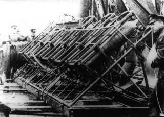 WGr42-Schussversuche auf U-511 <br>Bild in vielen Internetseiten auffindbar<br>