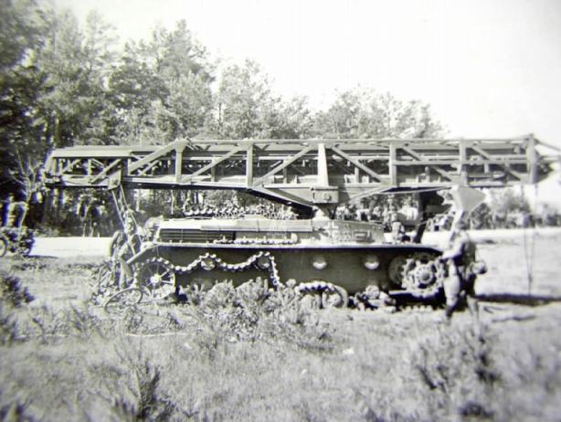 <br>Credits: <a href="http://ww2aircraft.net/forum/threads/special-purpose-panzers.17604/page-2?post=485991#post-485991" target="_blank">http://ww2aircraft.net/forum/threads/special-purpose-panzers.17604/page-2?post=485991#post-485991</a>